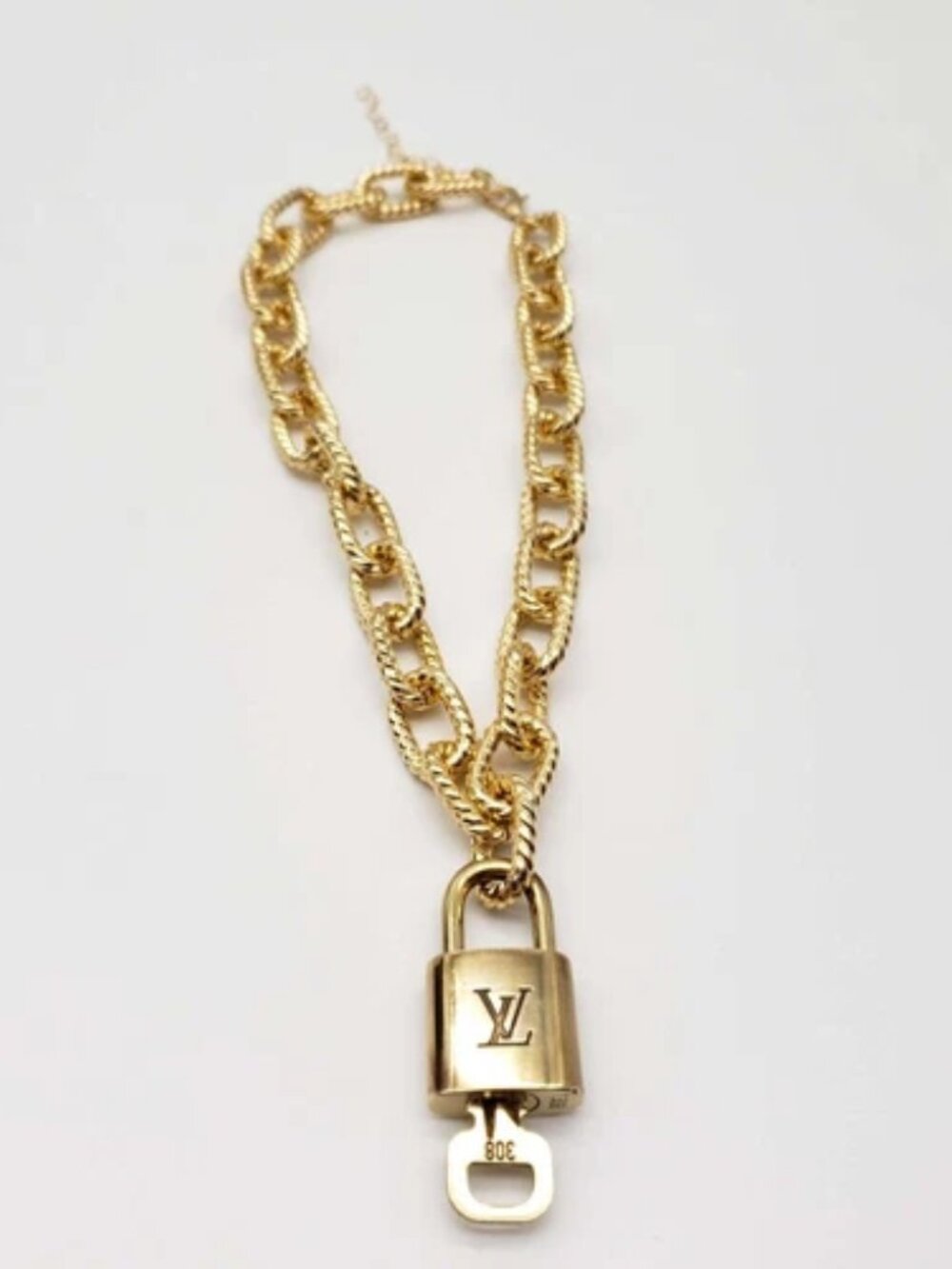 Gold-Plated Necklace with Authentic Louis Vuitton Padlock - Picture 2 of 10